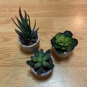 Set of 3 faux plants